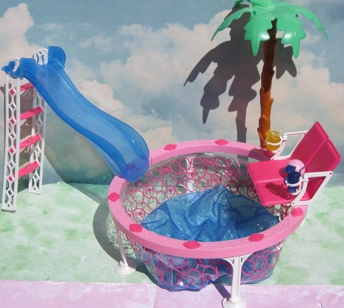 2011 holds water barbie - holds, water!!!