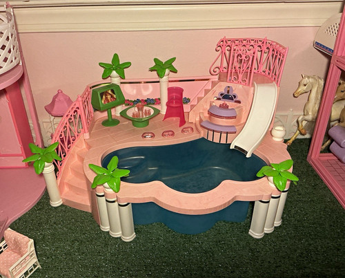 Barbie 1993 fountain - barbie,